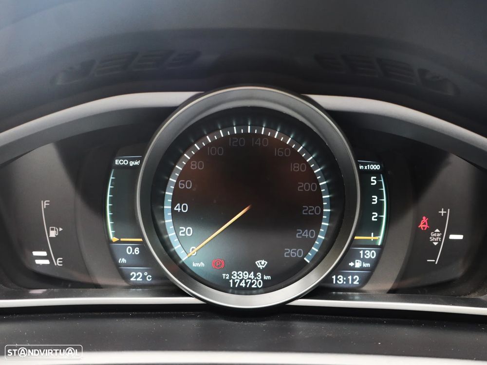 Volvo V40 D2 Kinetic - 16