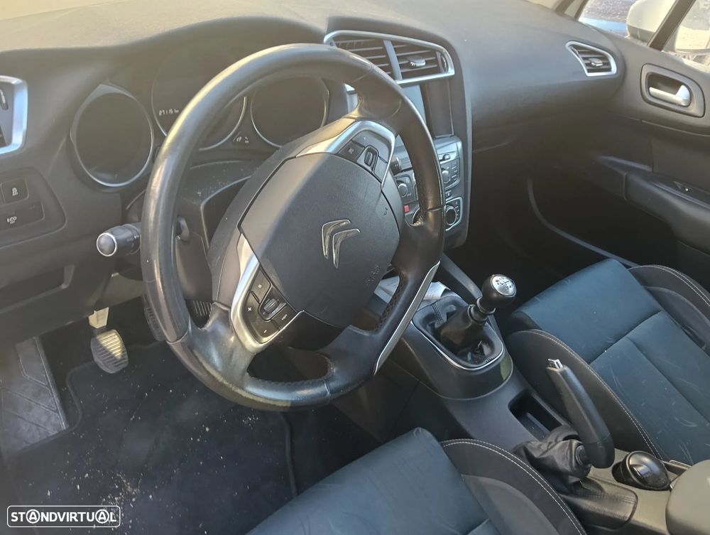 Citroën C4 e-HDi 110 Exclusive - 15