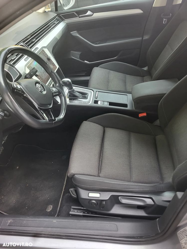 Volkswagen Passat 2.0 TDI DSG 4Motion Comfortline - 17
