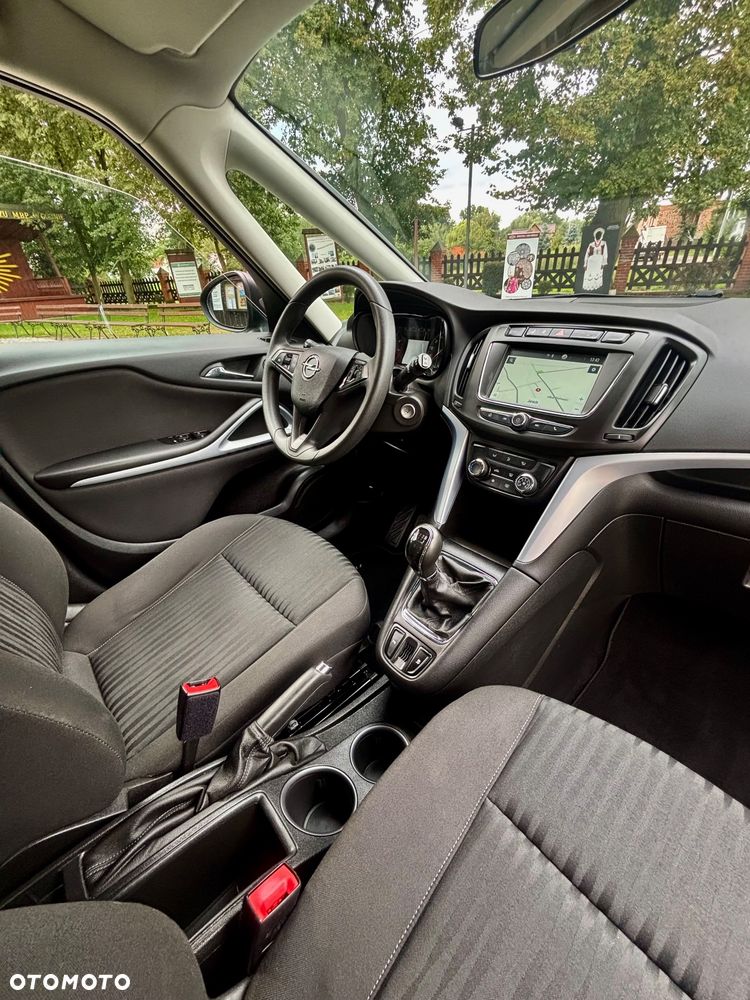 Opel Zafira - 25