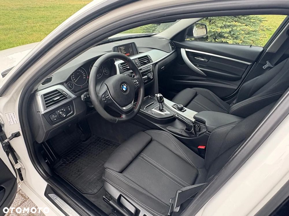 BMW Seria 3 318i M Sport - 9