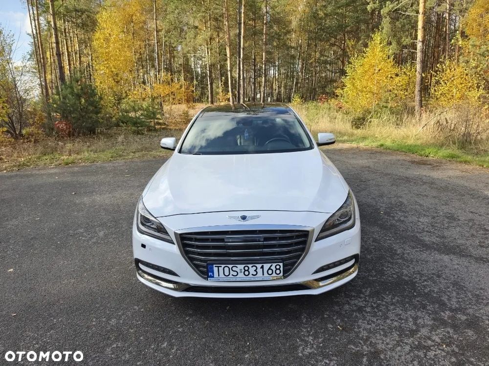Hyundai Genesis 3.8 V6 GDI - 10