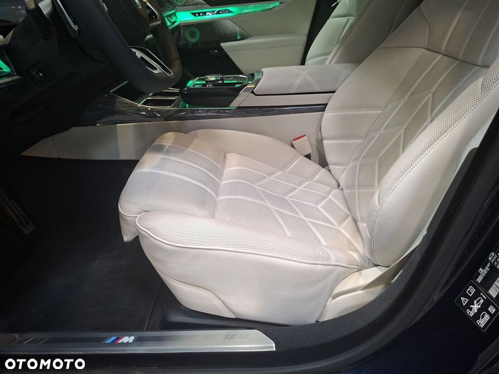 BMW Seria 7 - 14