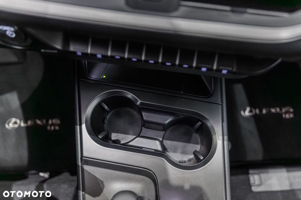 Lexus UX - 36