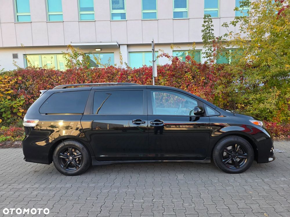 Toyota Sienna - 10