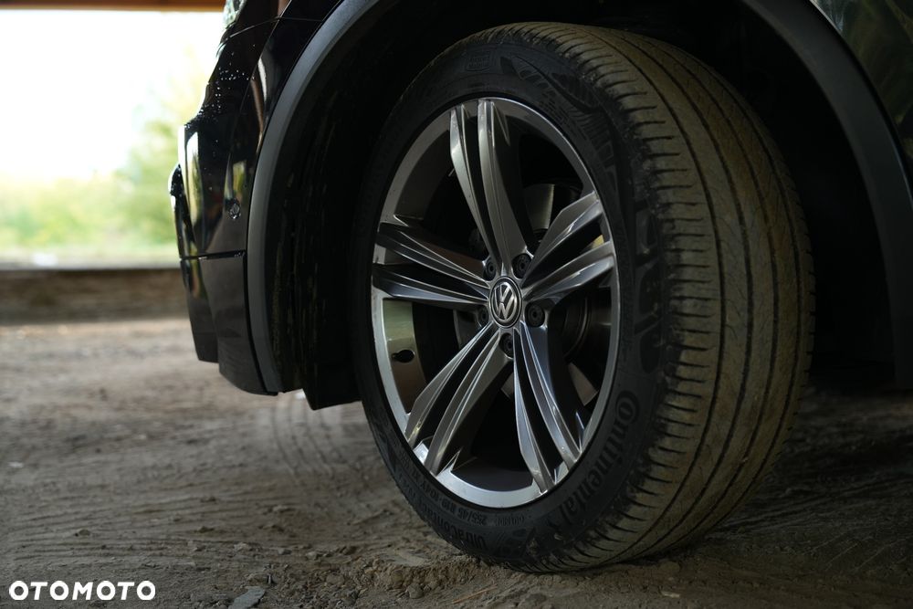 Volkswagen Tiguan 2.0 TDI SCR 4MotION DSG R-Line - 31
