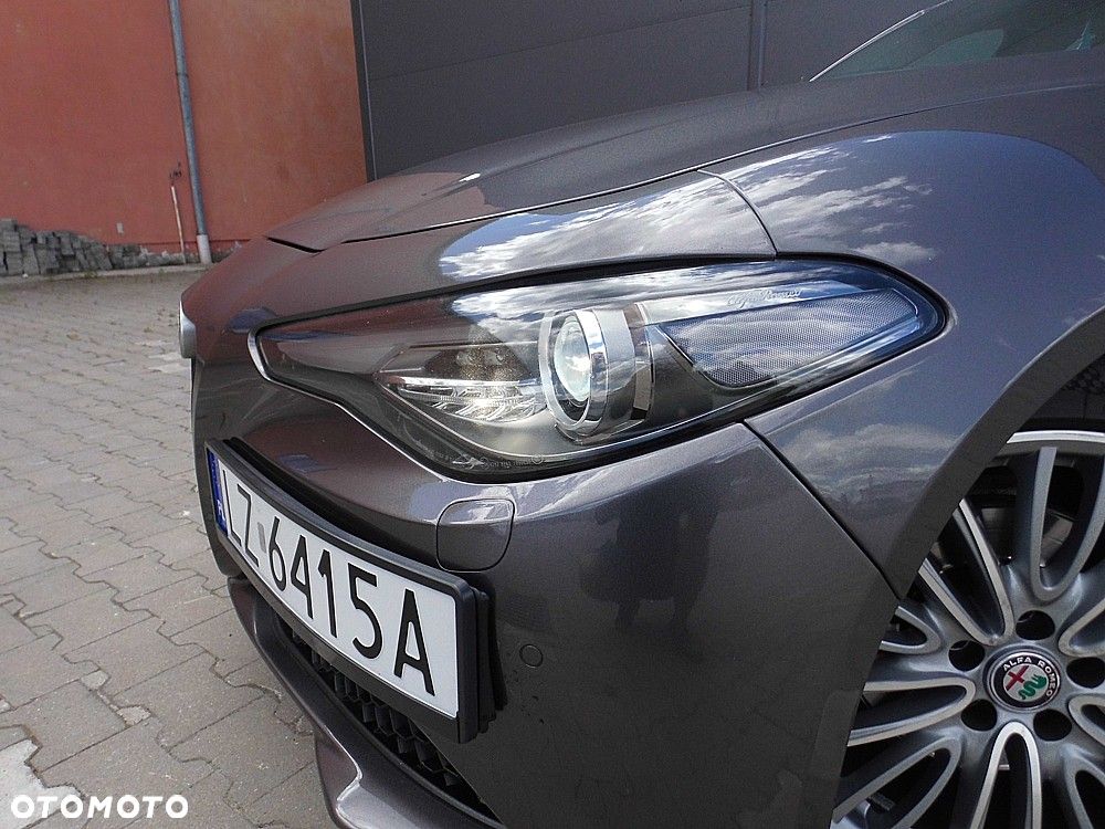 Alfa Romeo Giulia 2.2 AT8 Business - 29