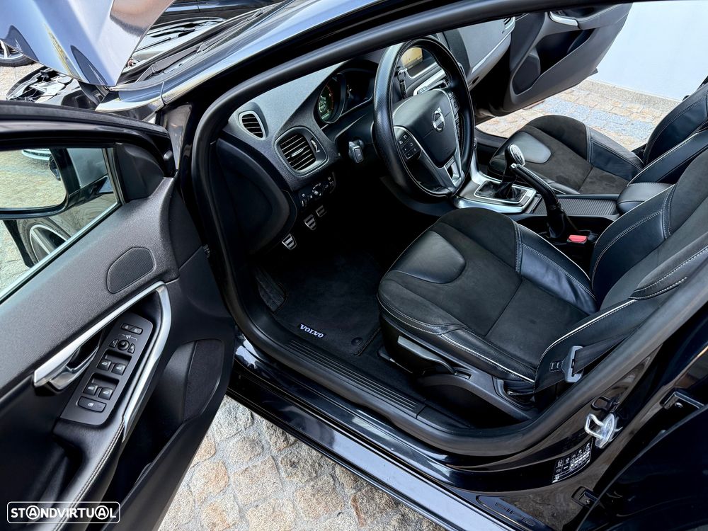 Volvo V40 1.6 D2 R-Design - 32