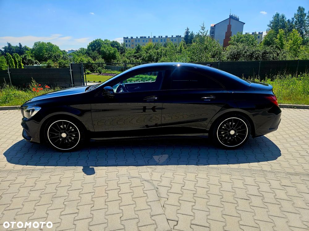 Mercedes-Benz CLA 180 AMG Line - 2