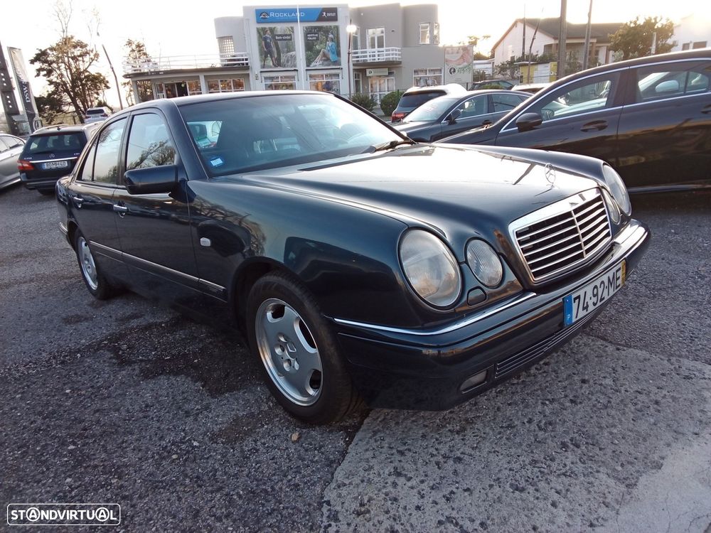 Mercedes-Benz E 300 TD Classic - 4