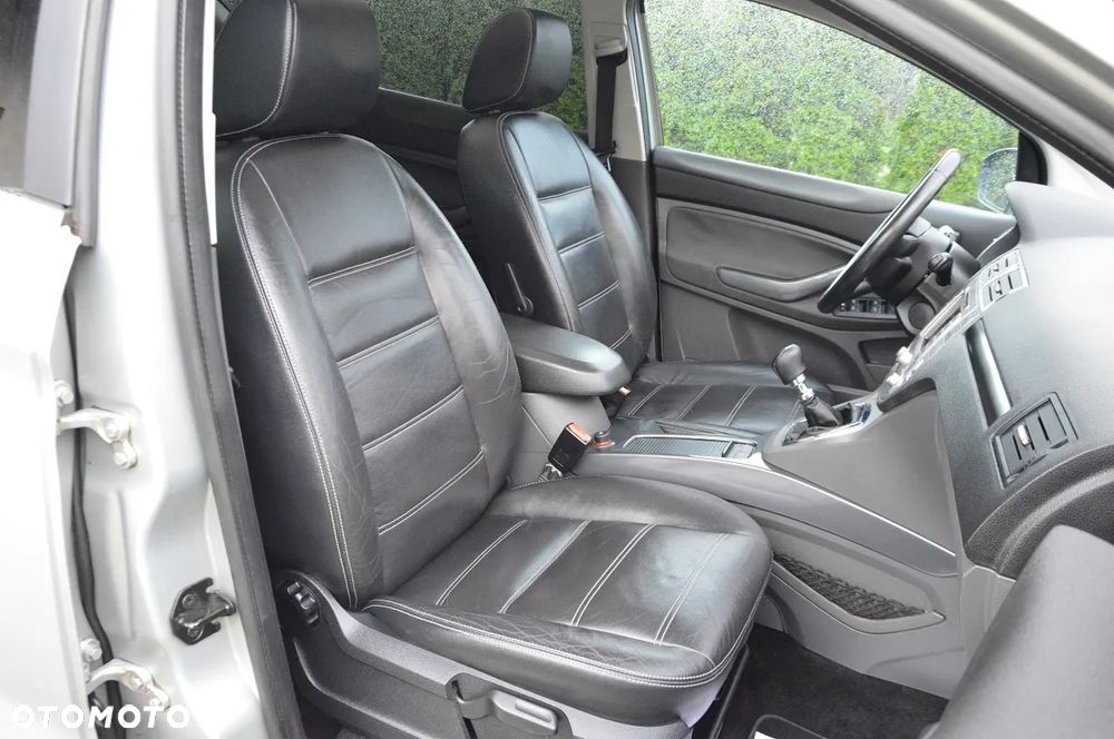 Ford Kuga 2.0 TDCi 4x4 Titanium - 34