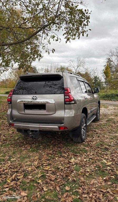 Toyota Land Cruiser 2.8 D-4D Auto Executive - 4