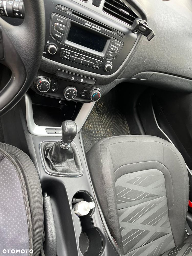 Kia Ceed 1.4 S - 6