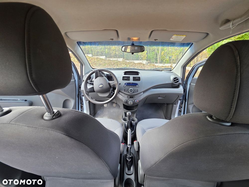 Chevrolet Spark 1.0 Base - 9