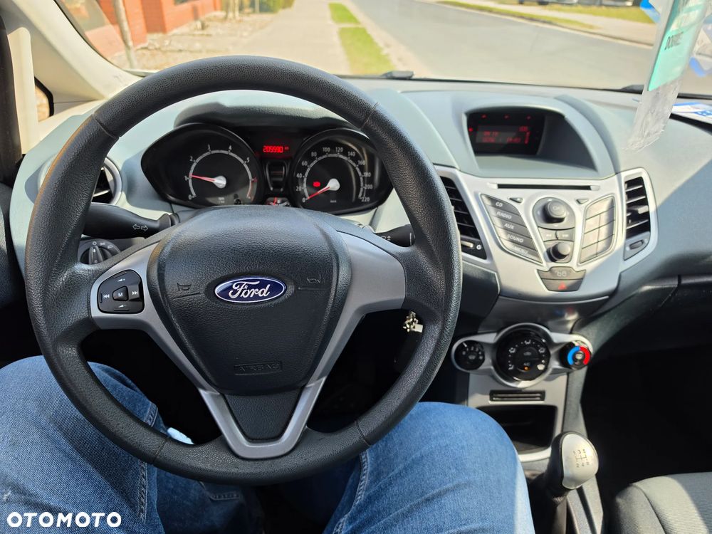 Ford Fiesta - 12