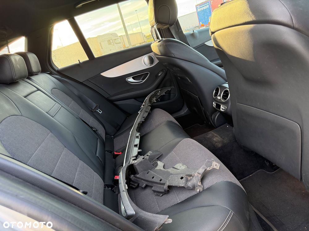 Mercedes-Benz Klasa C 220 d 4Matic 9G-TRONIC Night Edition - 18