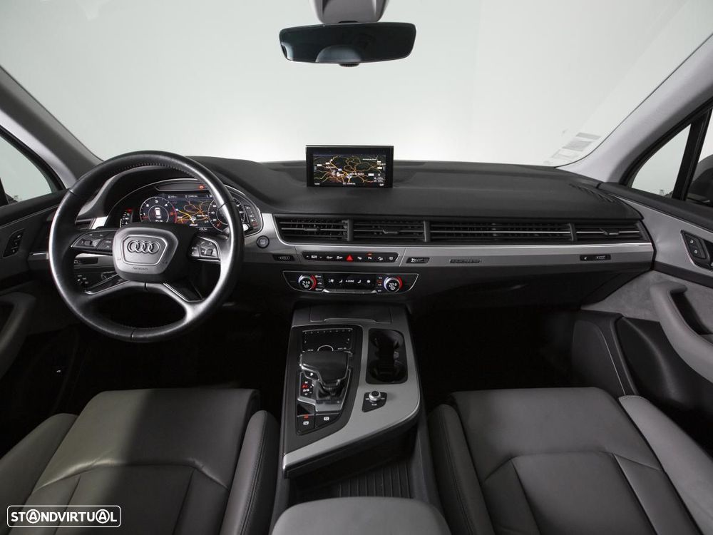 Audi Q7 3.0 TDI quattro S-line Tiptronic 7L - 7