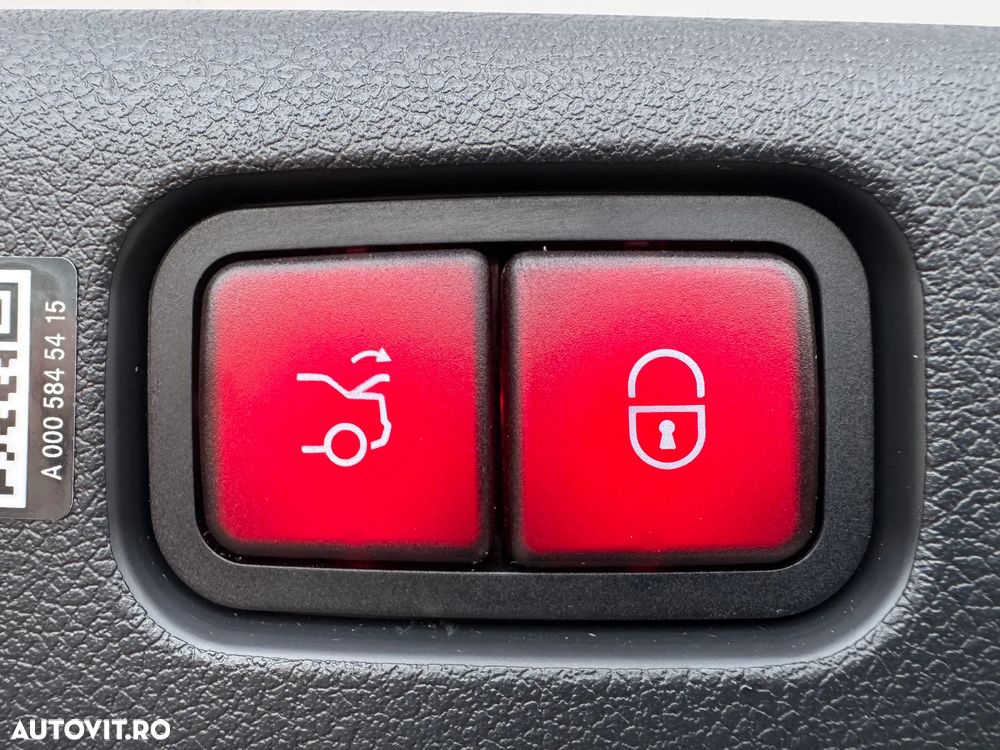 Mercedes-Benz E 300de 4Matic 9G-TRONIC AMG Line NIGHT Edition - 30