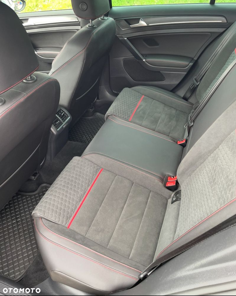Volkswagen Golf GTI 2.0 TSI OPF Performance - 12