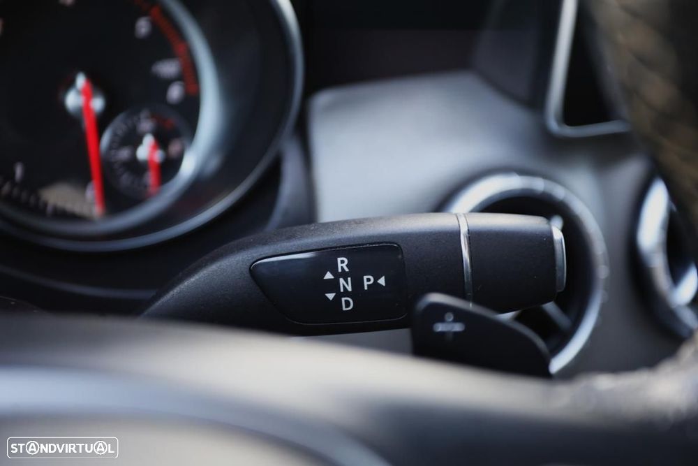 Mercedes-Benz CLA 220 d Shooting Brake Urban Aut. - 13