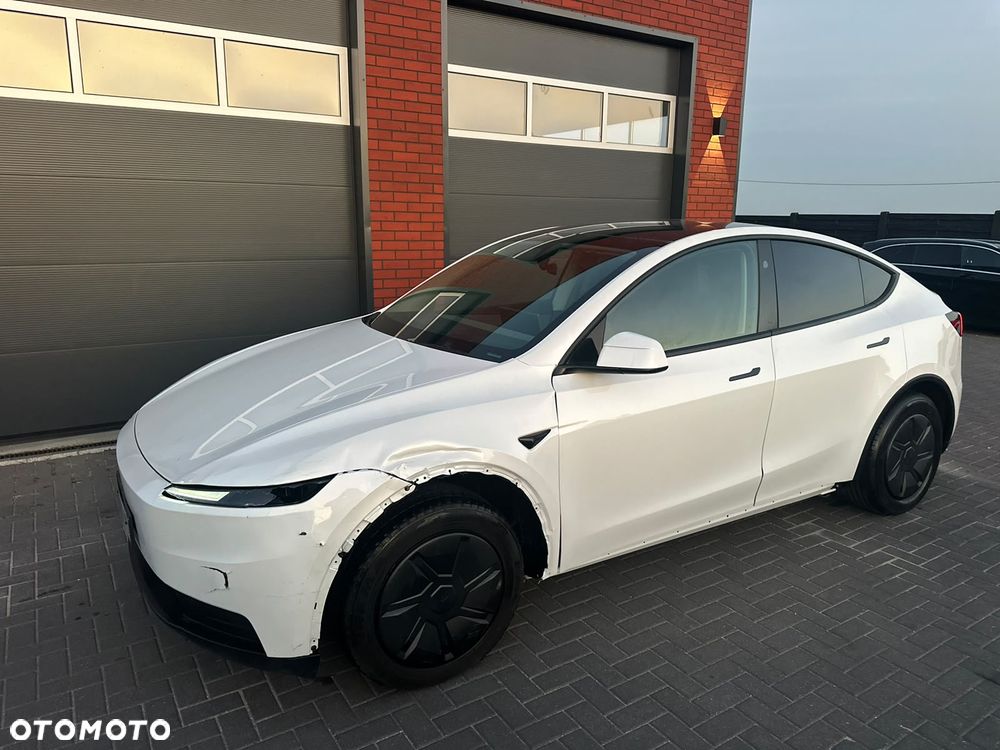 Tesla Model Y Standard - 35