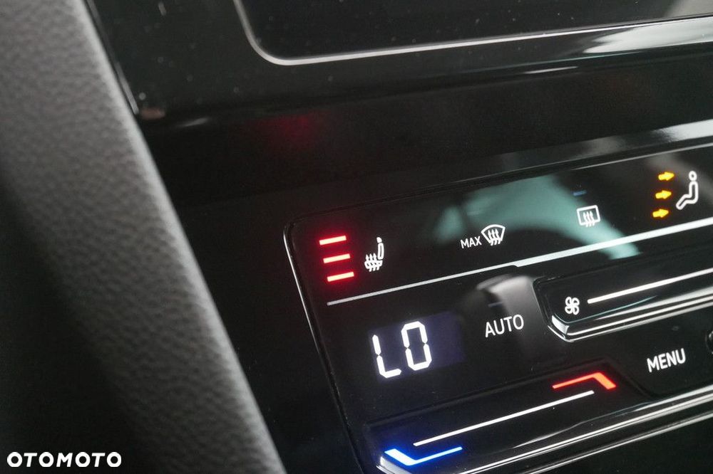 Volkswagen Passat Variant 2.0 TSI Elegance DSG - 27