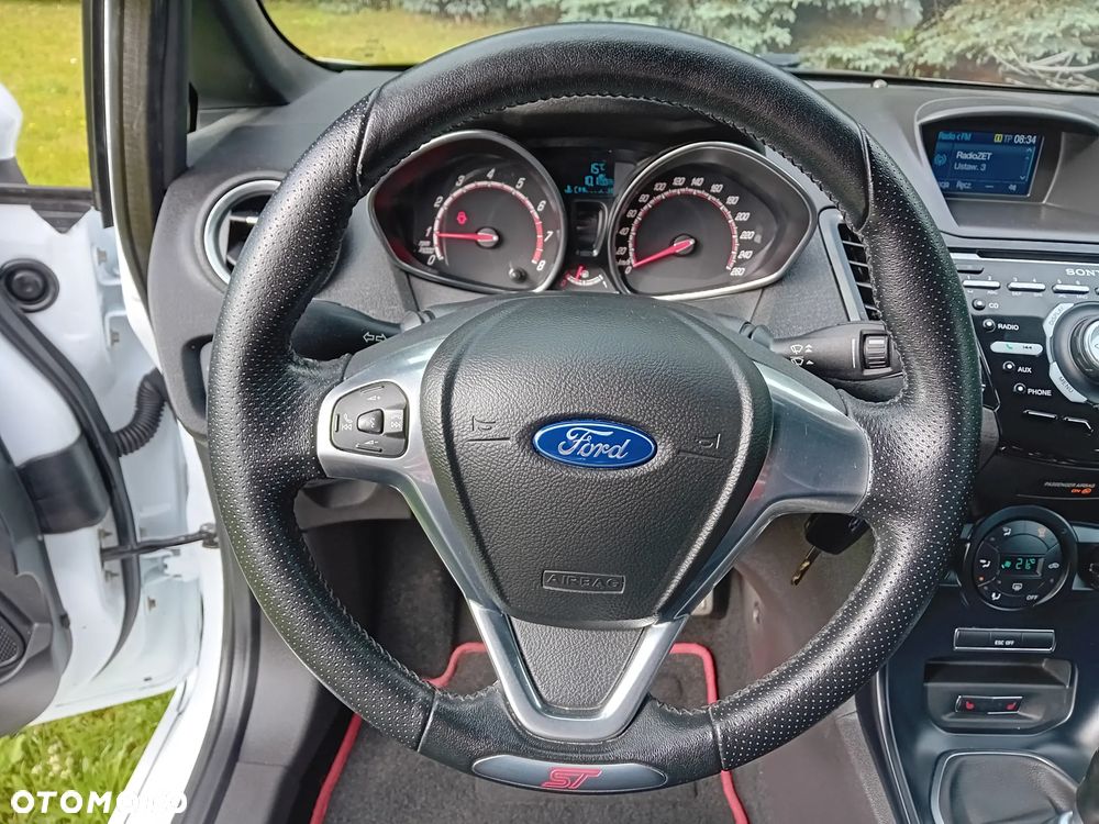 Ford Fiesta 1.6 EcoBoost mit Leder-Sport-Paket ST - 10
