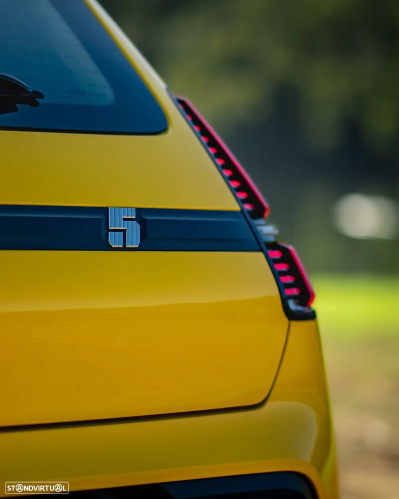 Renault 5 E-Tech R Evolution 120 Urban Range - 12
