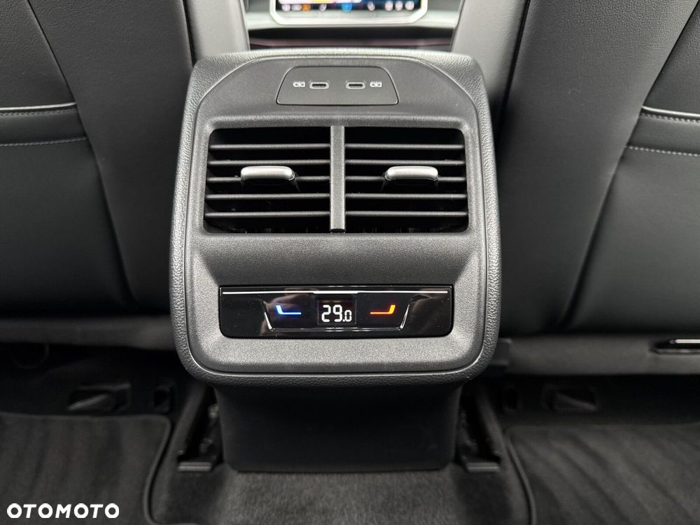 Volkswagen Passat - 17