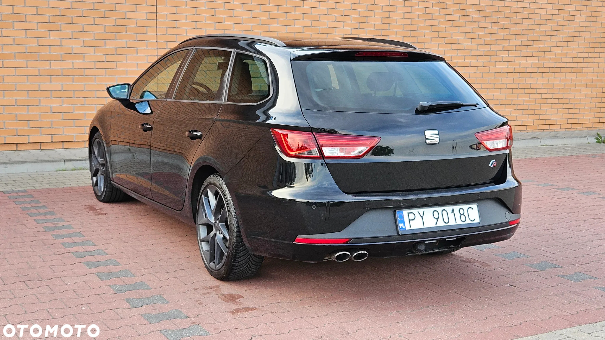 Seat Leon ST 2.0 TDI DPF FR Black Matt Edition - 9