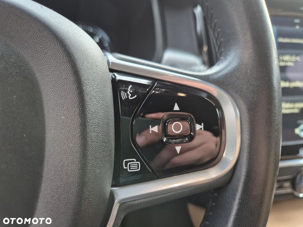 Volvo V90 D3 Momentum Pro - 30