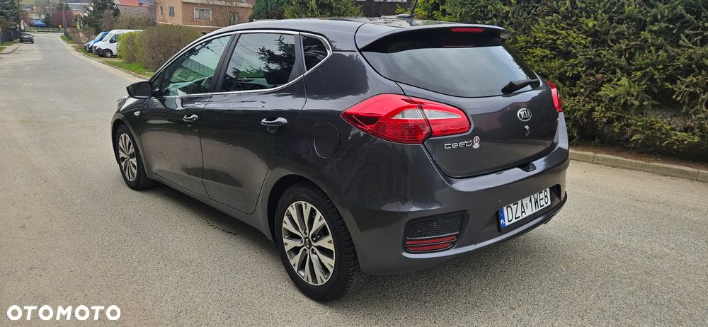 Kia Ceed 1.6 CRDi 136 ISG UEFA EURO 2016 - 3