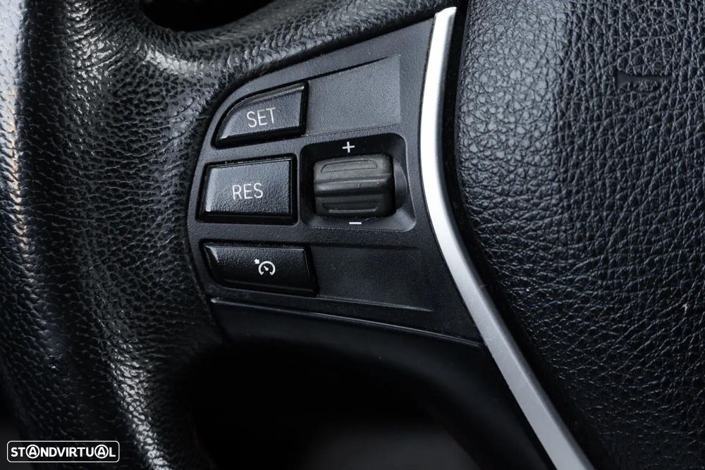 BMW 318 d Auto Line Sport - 39
