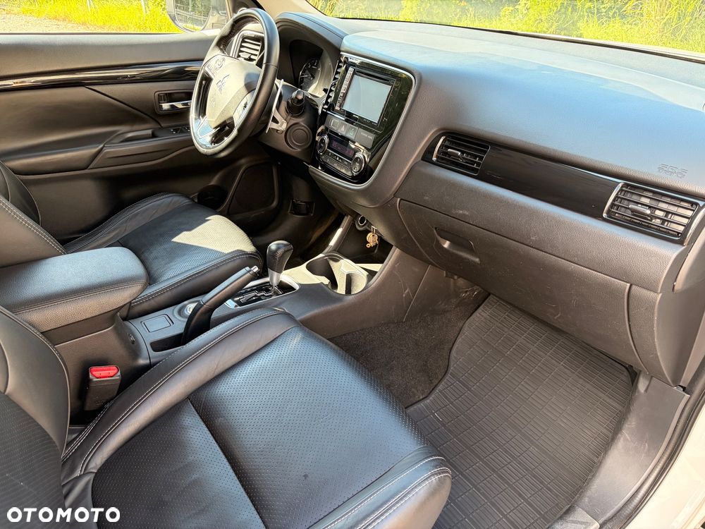Mitsubishi Outlander 2.2 DID Instyle Navi - 6