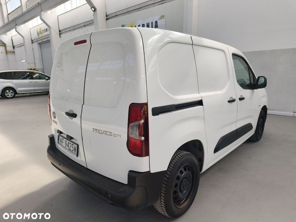 Toyota ProAce Kombi D-4D Medium 2,6t - 7