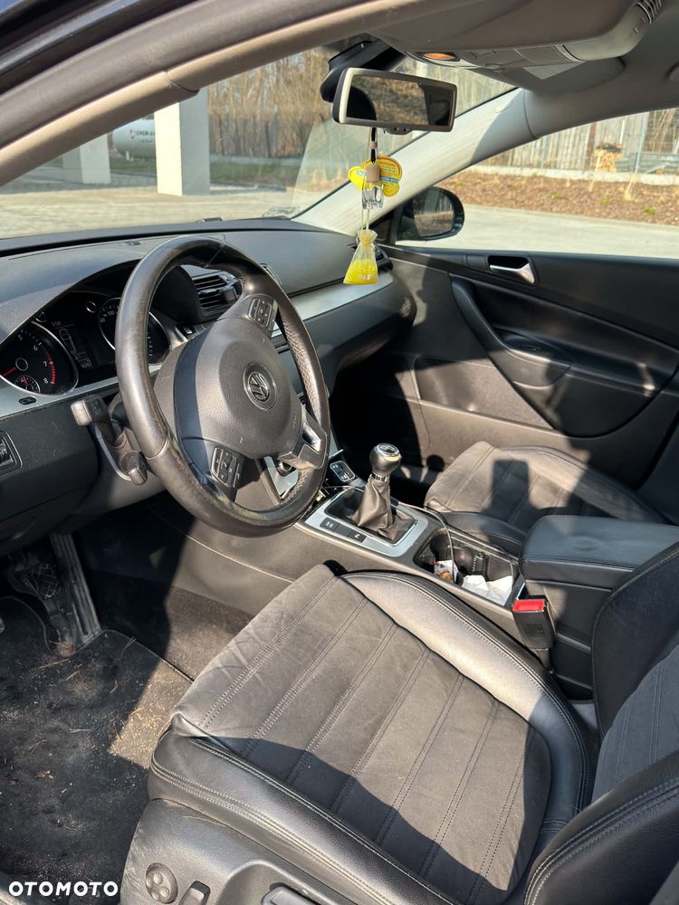 Volkswagen Passat 1.8 TSI Comfortline - 5