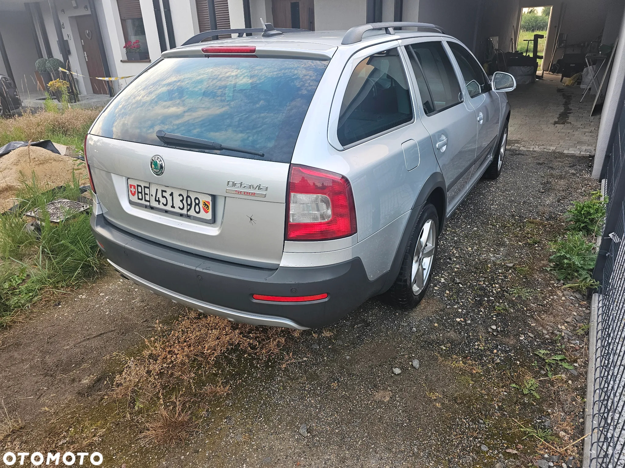 Skoda Octavia Combi 2.0 TDI DPF 4x4 DSG Scout - 2