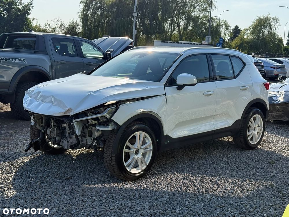 Volvo XC 40 T3 Momentum Pro - 3