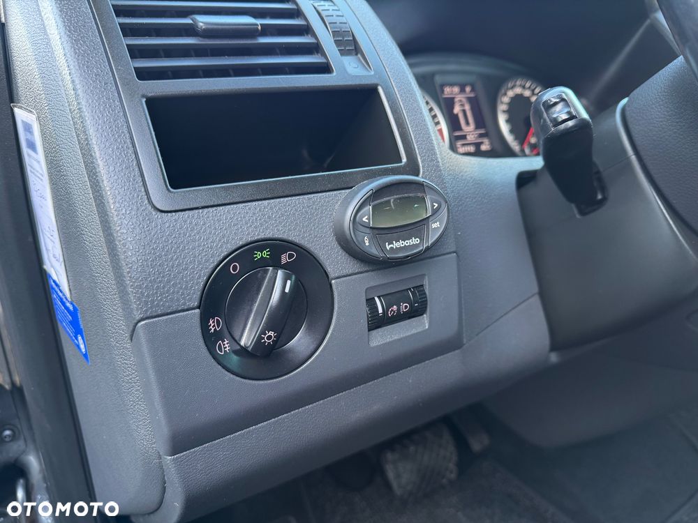 Volkswagen Caravelle - 17