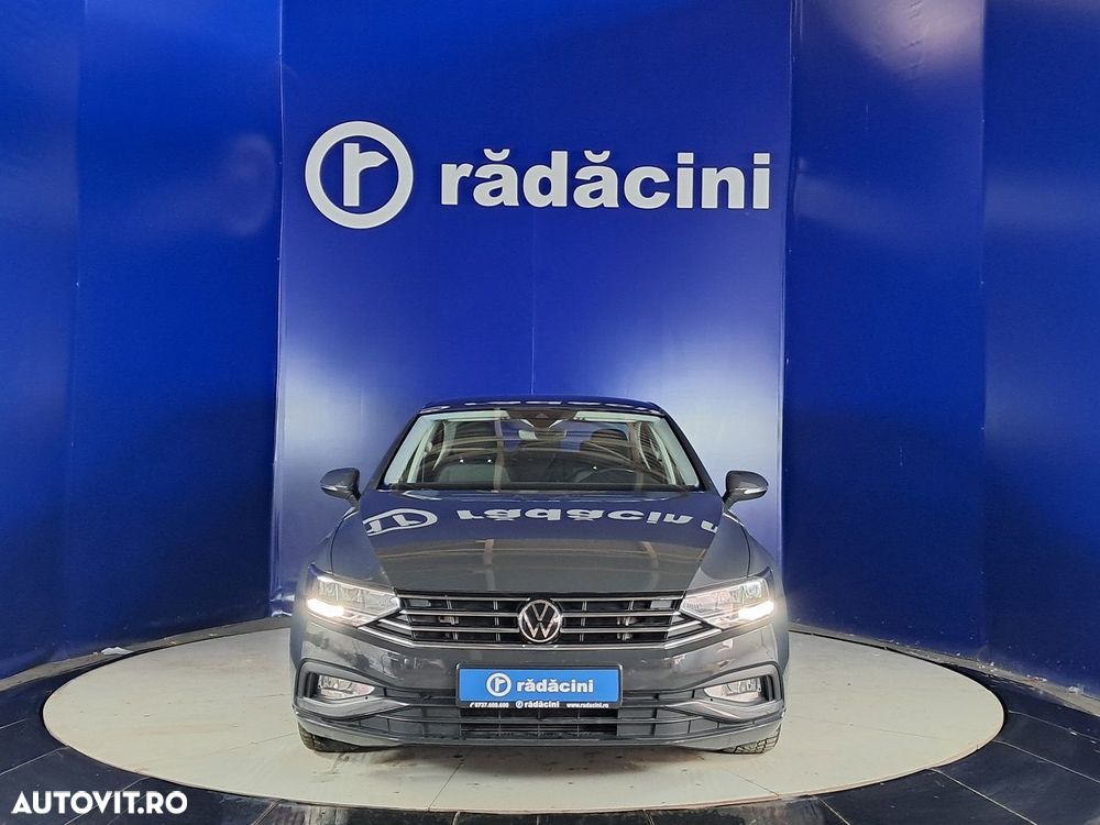 Volkswagen Passat - 8