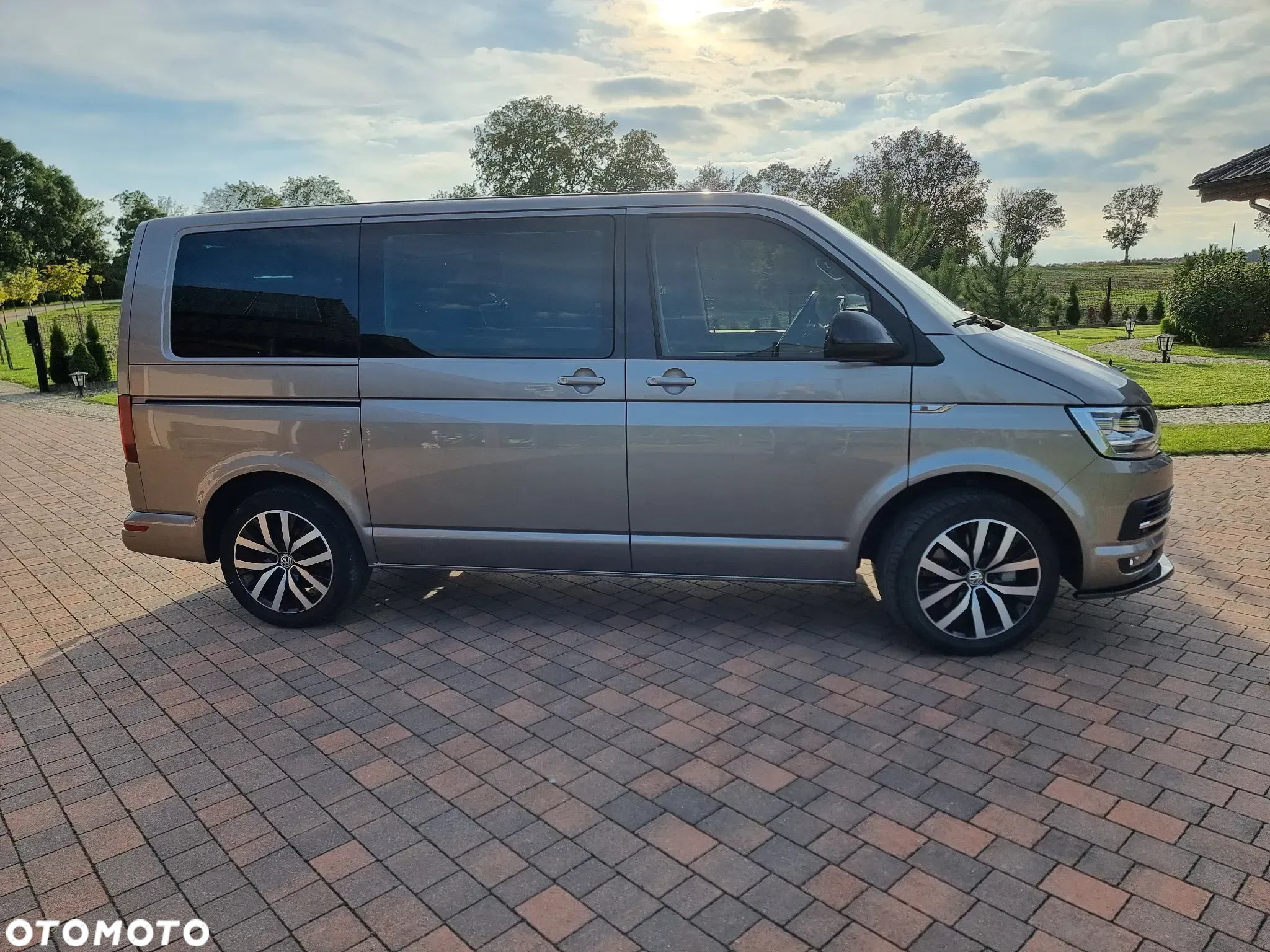 Volkswagen Multivan BiTDI L1 LIFE 4Motion - 3