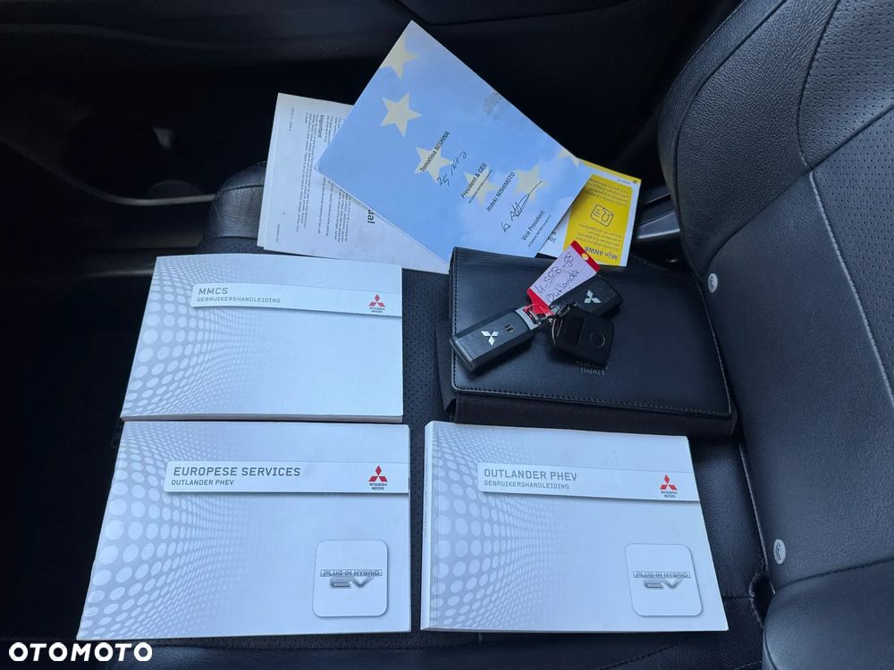 Mitsubishi Outlander PHEV Instyle NAVI + - 37
