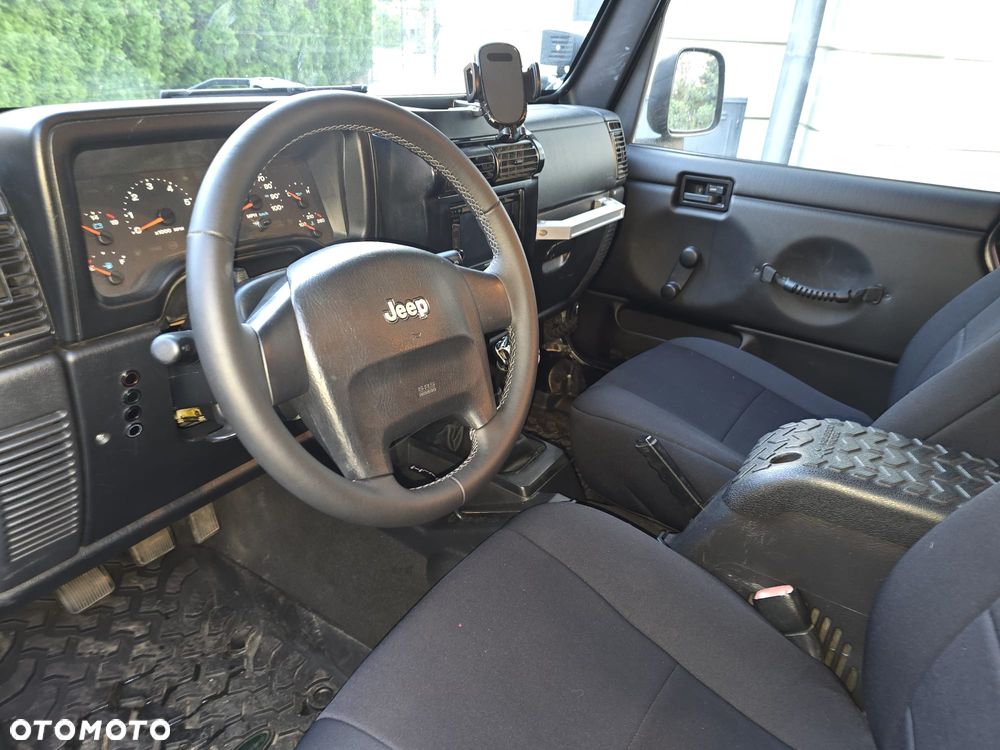 Jeep Wrangler - 10