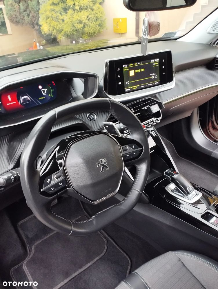 Peugeot 2008 - 9
