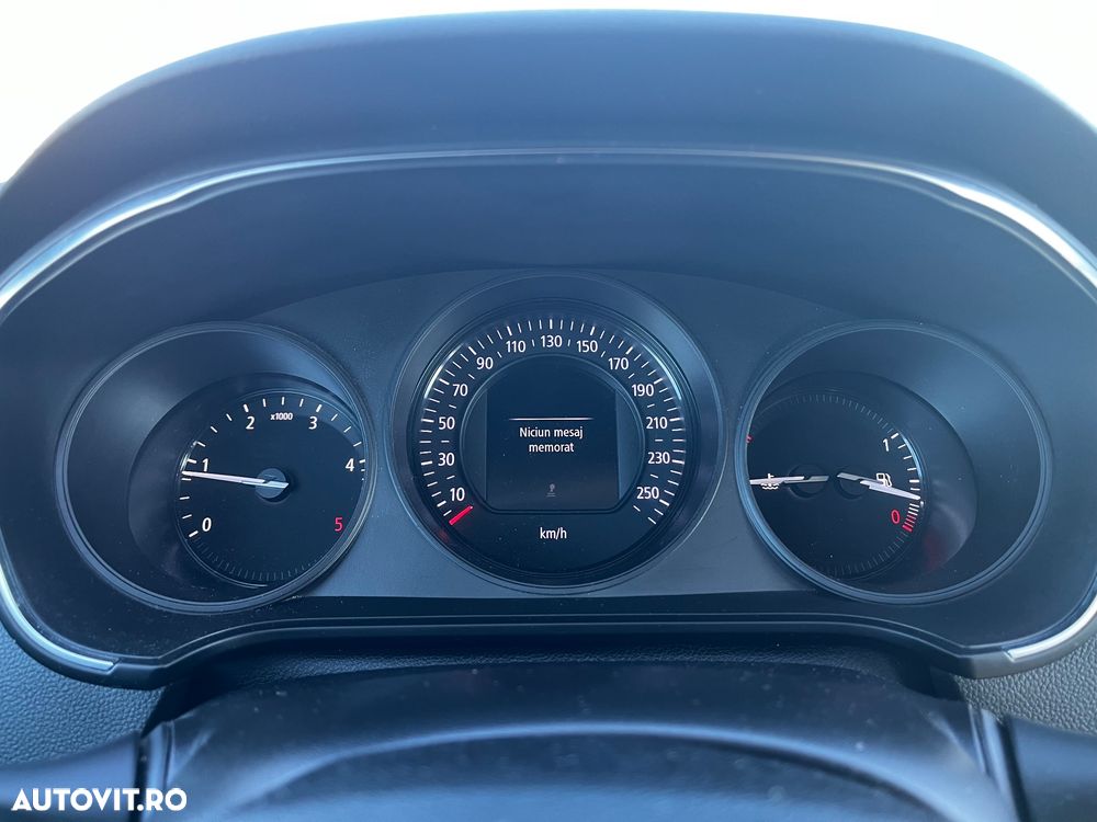 Renault Megane BLUE dCi Zen - 10