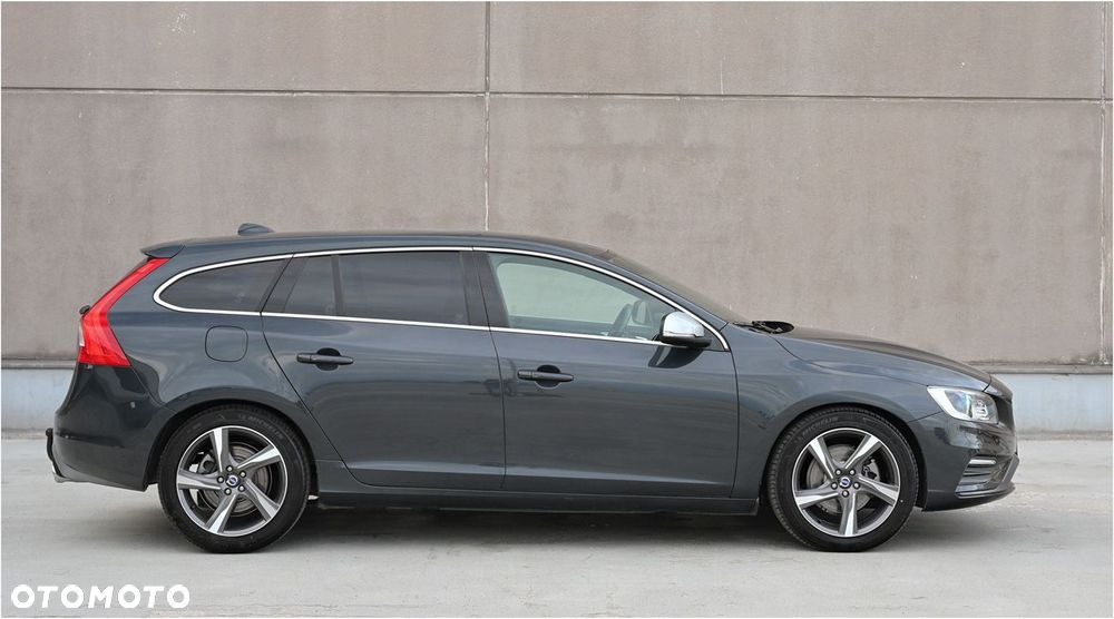 Volvo V60 D4 Geartronic RDesign - 13