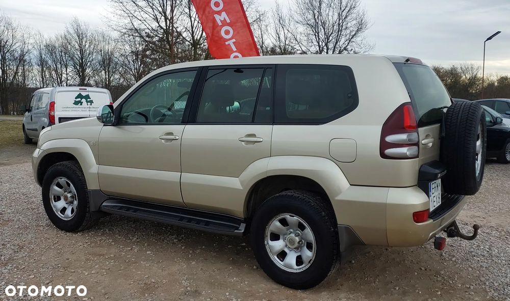 Toyota Land Cruiser - 3