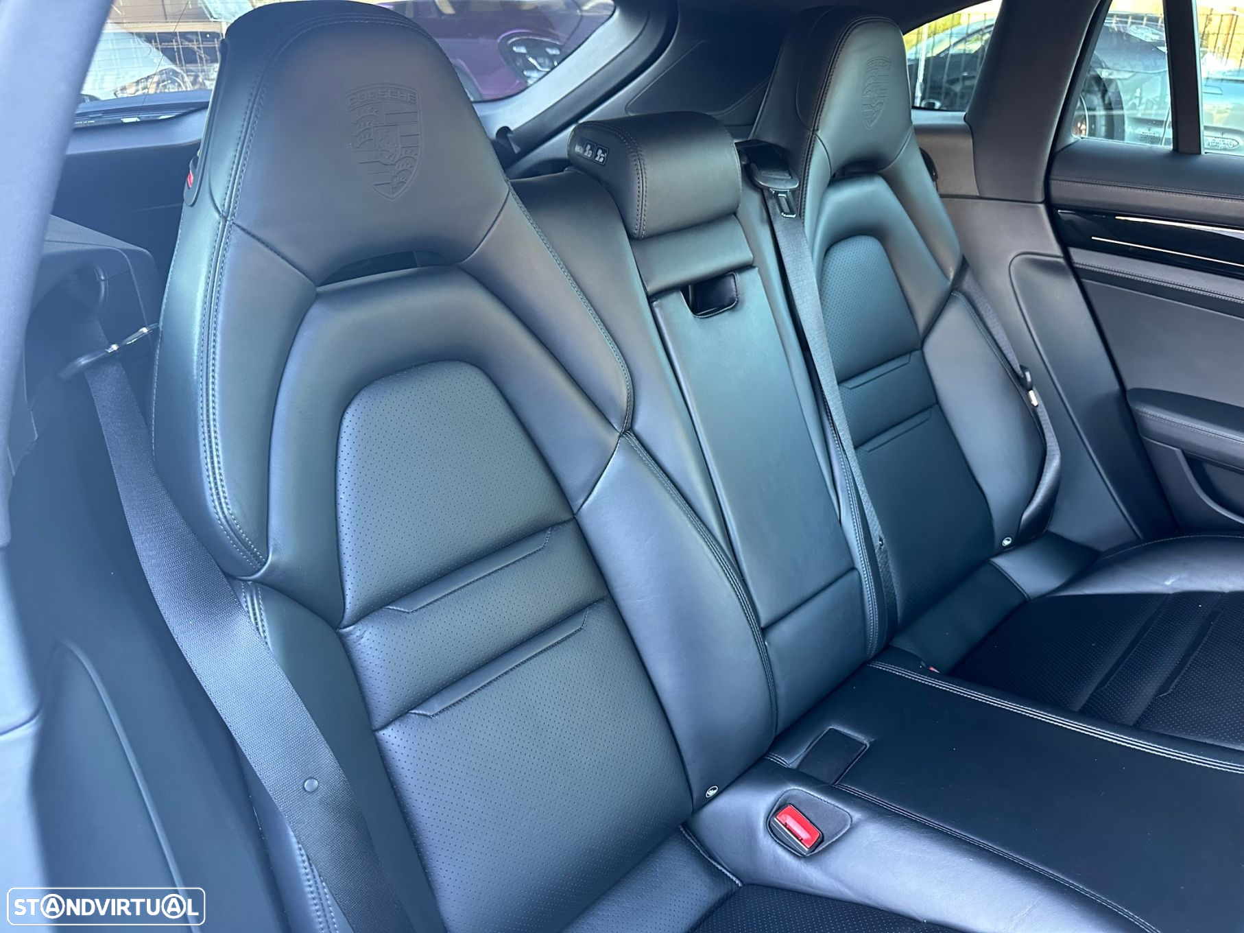 Porsche Panamera Sport Turismo 4 E-Hybrid 10 Years Edition - 14