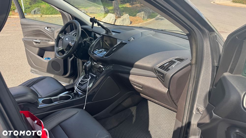 Ford Escape 2.0 EcoBoost AWD Titanium - 26