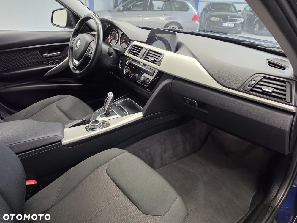 BMW Seria 3 318d Advantage - 39